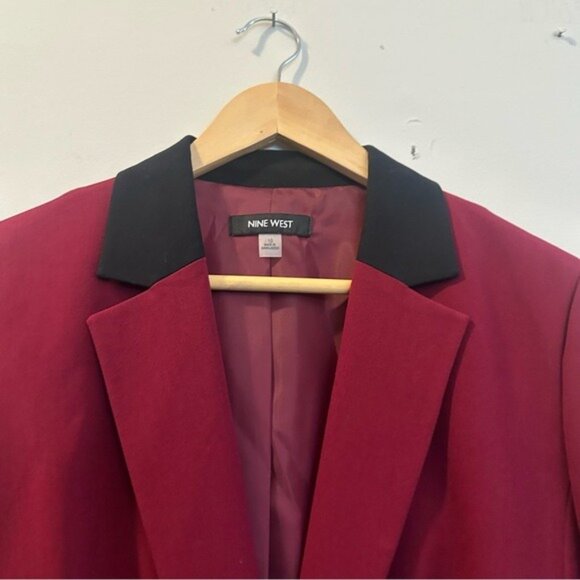Nine West Burgundy Tuxedo Regencycore Blazer Black Contrast Collar Size 10 NWT - Picture 5 of 14
